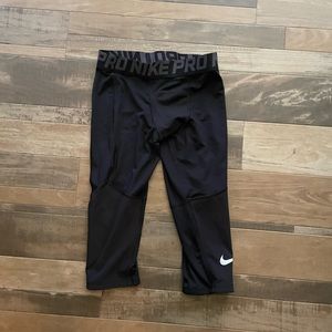 Nike Dri-Fit girls/youth cropped athletic leggings, NWOT